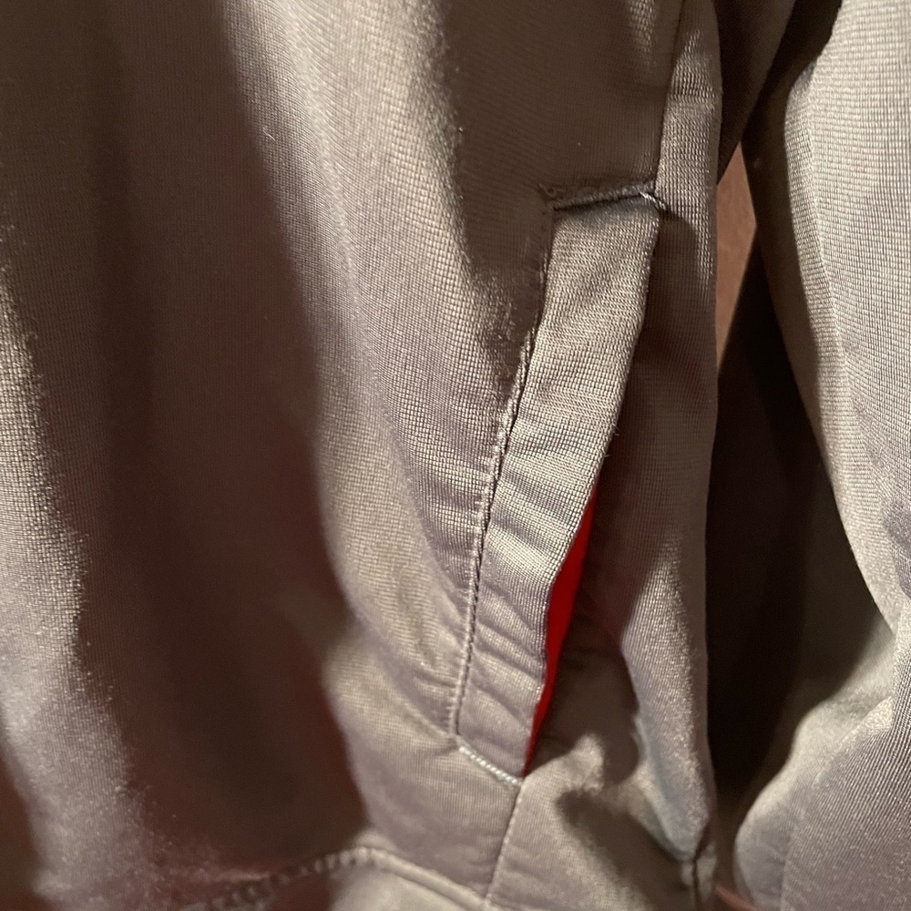 PREVIOUSLY OWNED GREAT CONDITION WOMEN’S STARTER ZIP UP HOODIE GRAY AND RED L - Picture 11 of 14